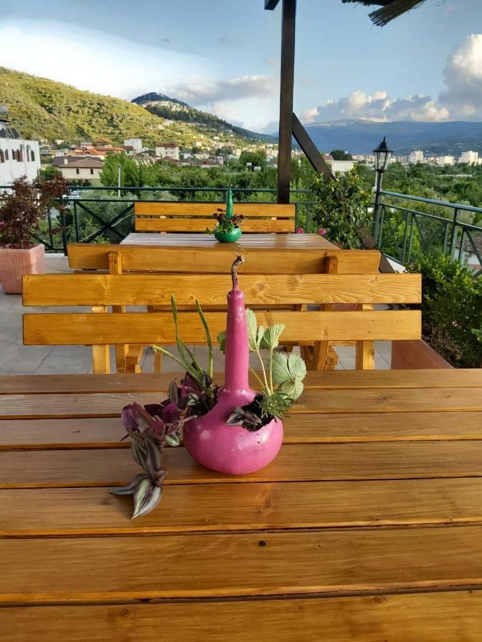 Bed & Breakfast Local Living Edi เบราท ภายนอก รูปภาพ